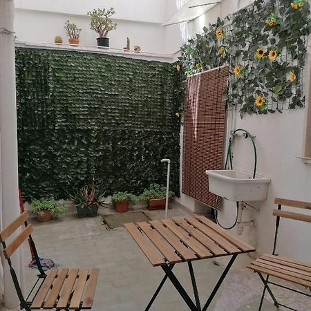 Appartamento a 10 min a piedi dal centro storico Lecce Esterno foto